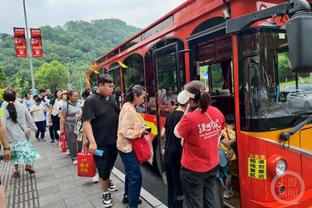 记者：申花争冠存一定难度，主力阵容冲三线肯定无法坚持到最后